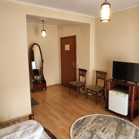 Guesthouse Bimbli Pogradec Esterno foto