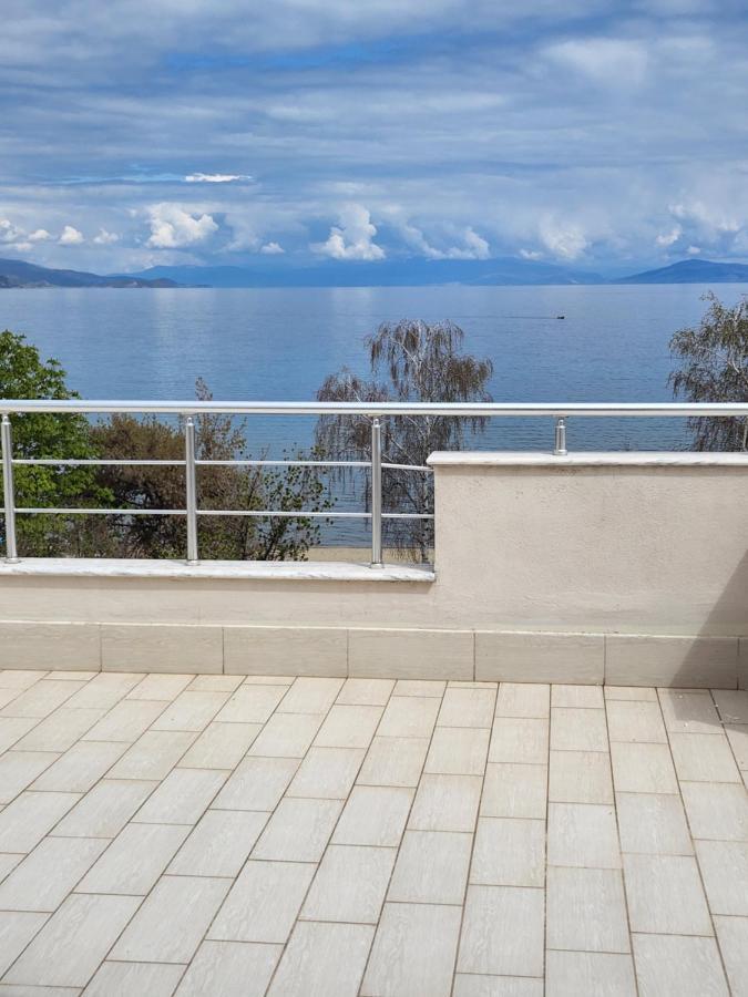 Guesthouse Bimbli Pogradec Esterno foto