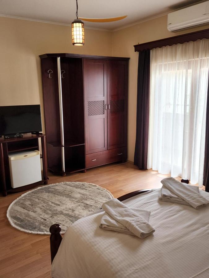 Guesthouse Bimbli Pogradec Esterno foto