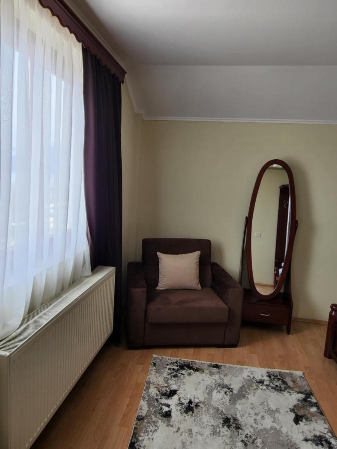Guesthouse Bimbli Pogradec Esterno foto