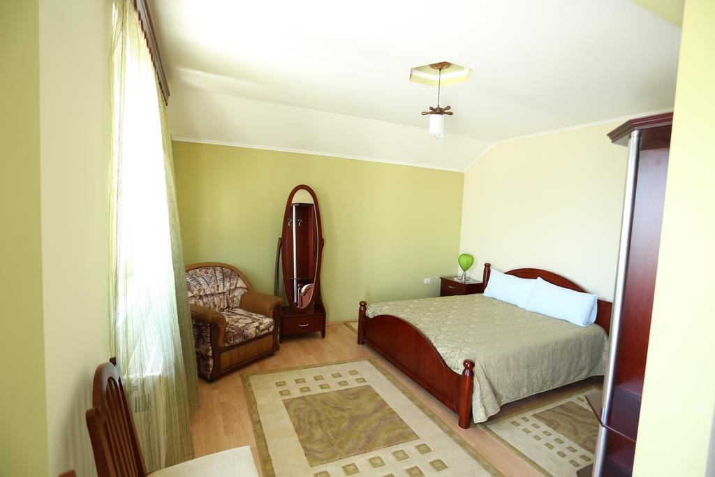 Guesthouse Bimbli Pogradec Esterno foto