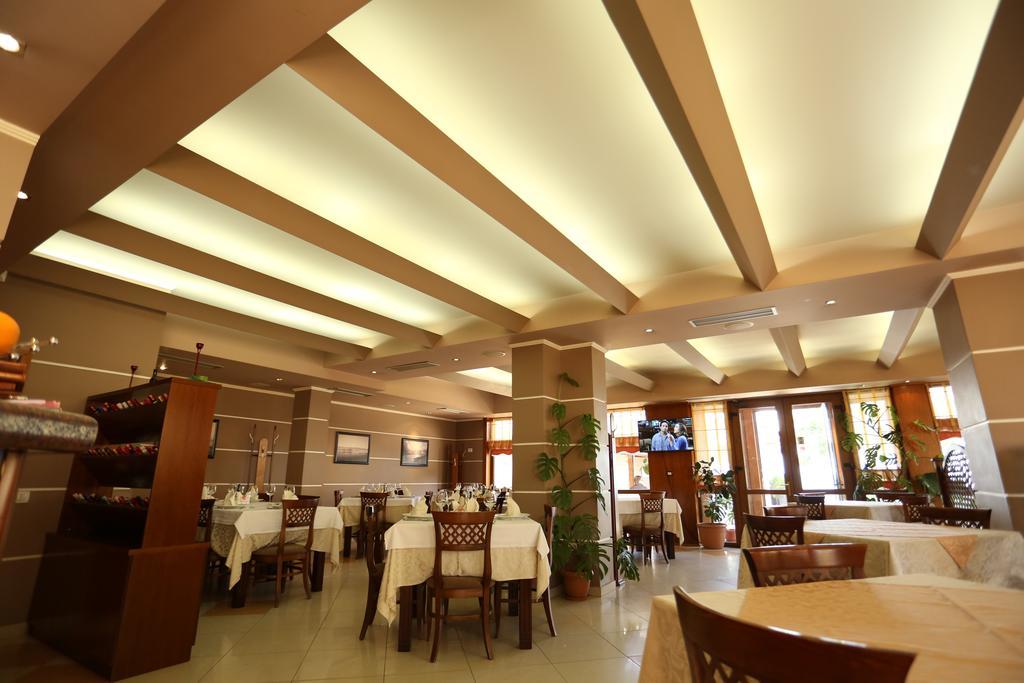 Guesthouse Bimbli Pogradec Esterno foto