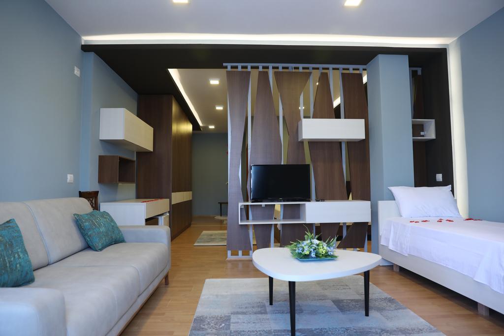 Guesthouse Bimbli Pogradec Esterno foto