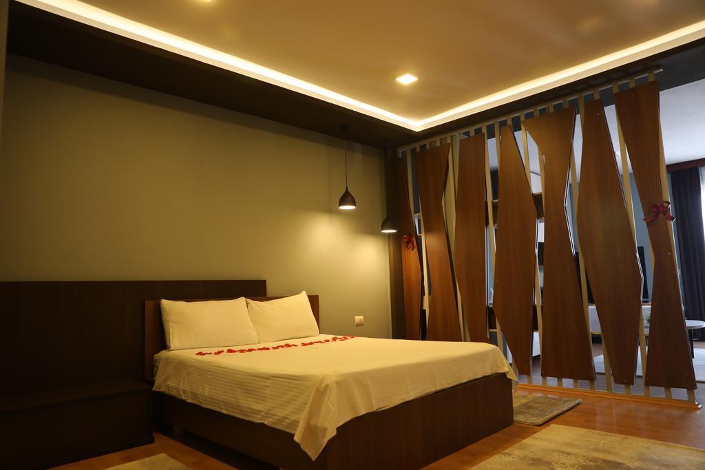 Guesthouse Bimbli Pogradec Esterno foto