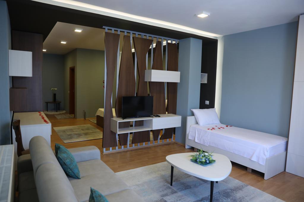 Guesthouse Bimbli Pogradec Esterno foto